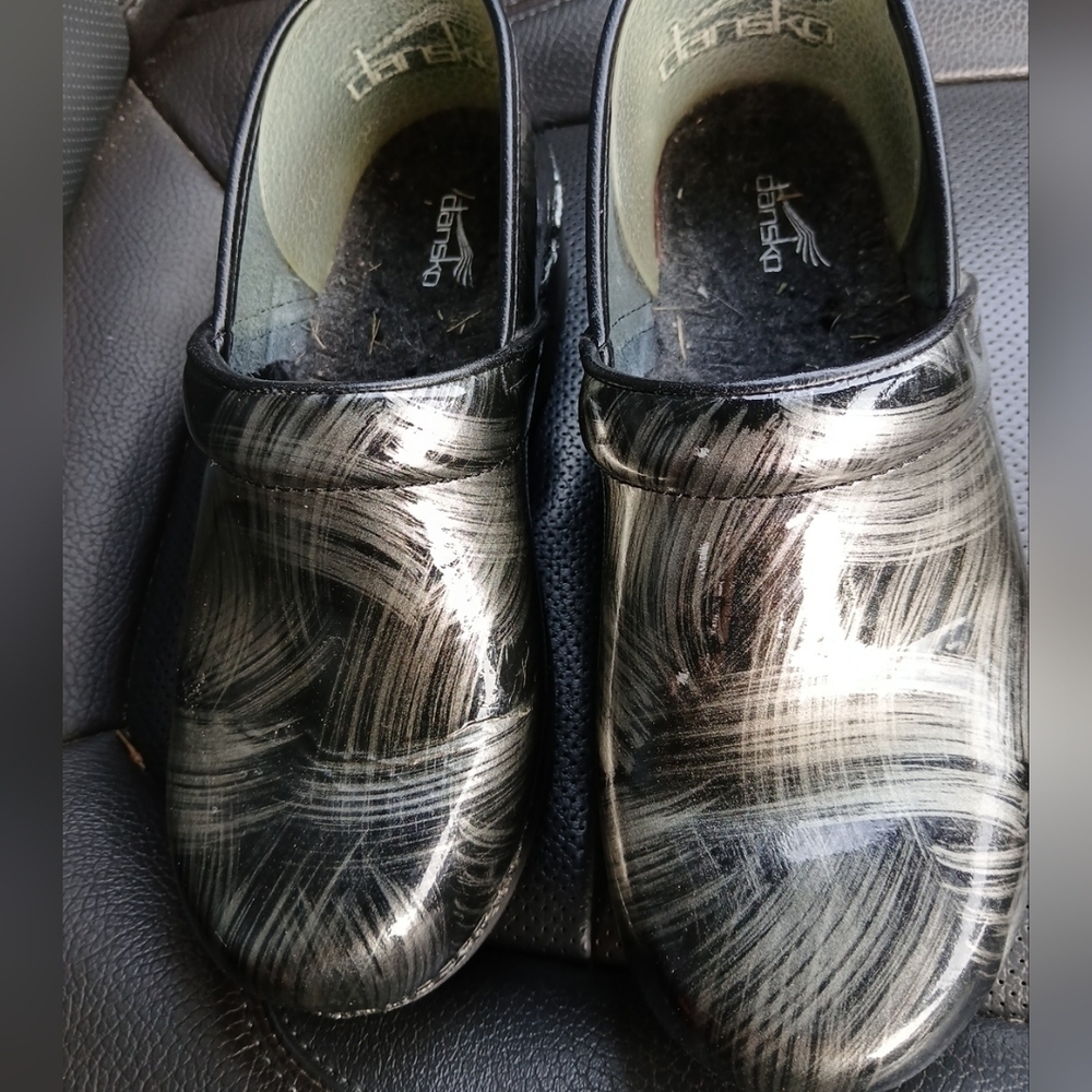 Women’s Dansko Size 40 Clogs.,Sz 9 USA Black/Gray.